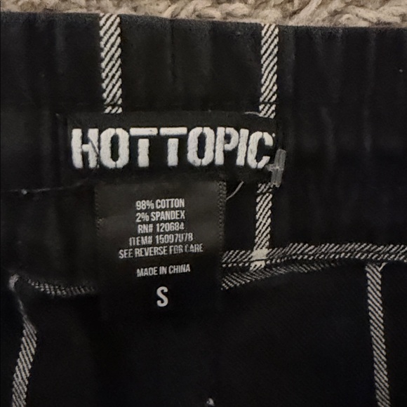 Hot Topic Black and White Grid Cargo Pants - Picture 6 of 7